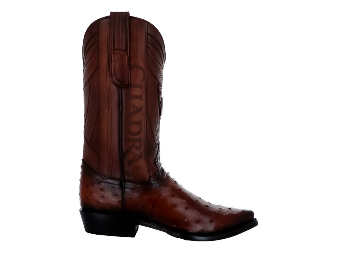 Bota vaquera de cuero color miel con textura rugosa y suela negra, marca Cuadra.