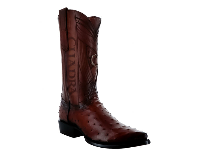 Bota vaquera de cuero color miel con textura rugosa y suela negra, marca Cuadra.