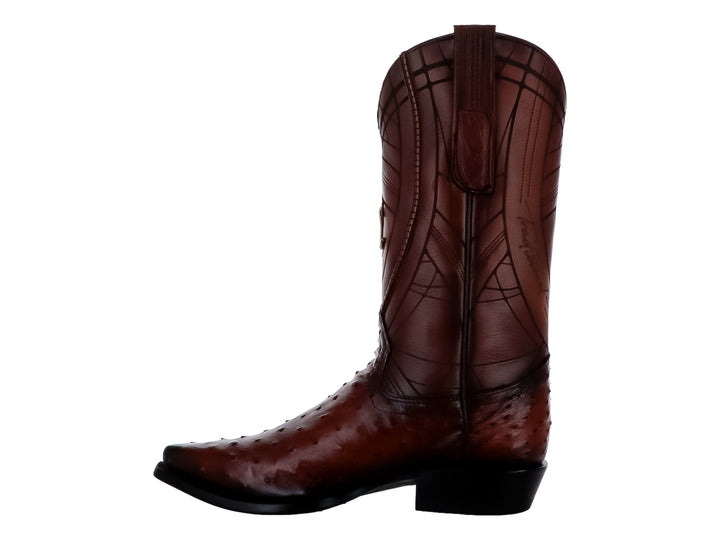 Bota vaquera de cuero color miel con textura rugosa y suela negra, marca Cuadra.