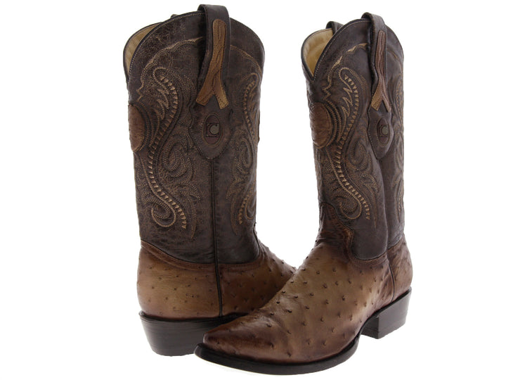 Bota vaquera Cuadra en color orix con cuerpo bordado y pie de piel exótica con textura granulada.