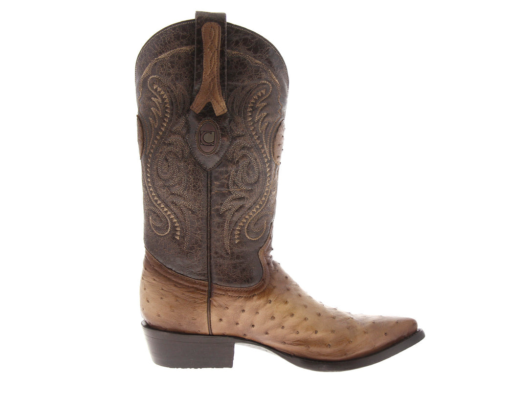 Bota vaquera Cuadra en color orix con cuerpo bordado y pie de piel exótica con textura granulada.