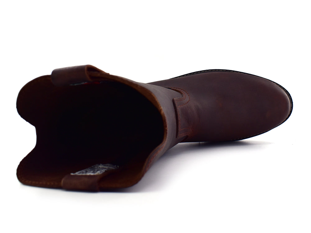 Par de botas Roper de cuero color chocolate con suela negra.