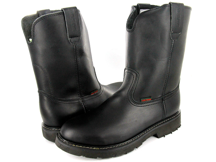 Par de botas negras de cuero estilo Roper de la marca Work Power sobre fondo blanco.