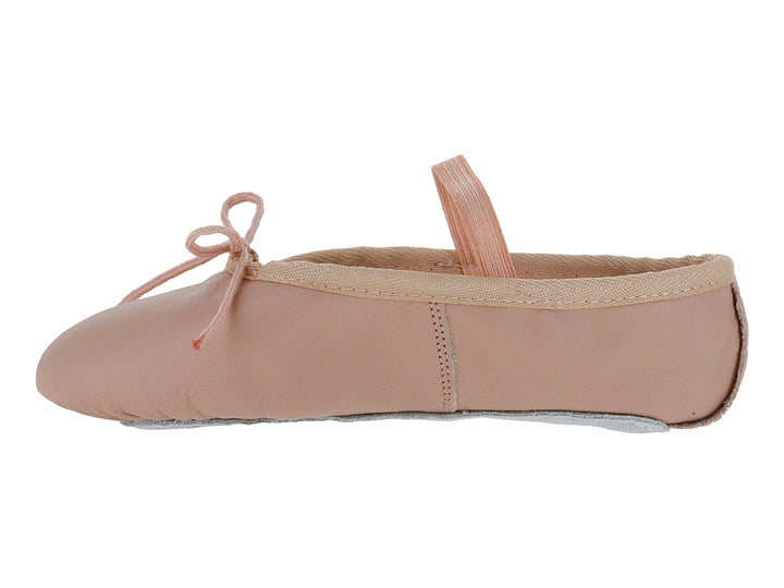 Zapatilla de ballet color rosa para niños con correa elástica en el empeine.