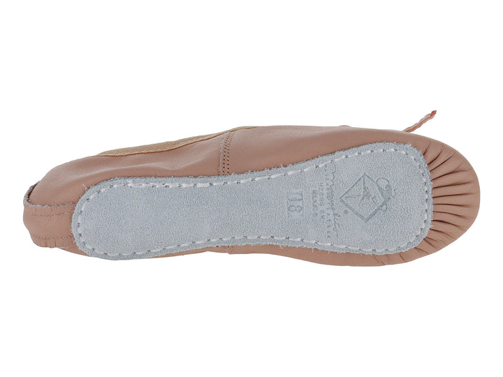 Zapatilla de ballet color rosa para niños con correa elástica en el empeine.
