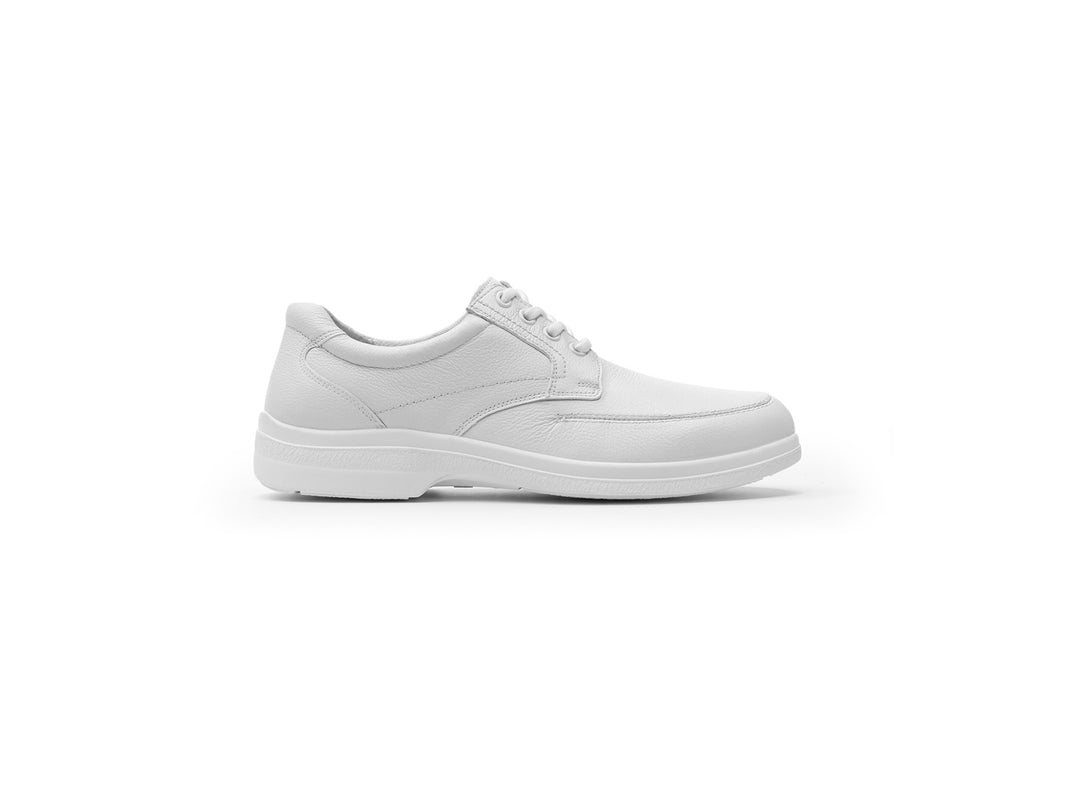 Zapato Flexi Kaiser para hombre en color blanco, estilo casual con agujetas y suela blanca.