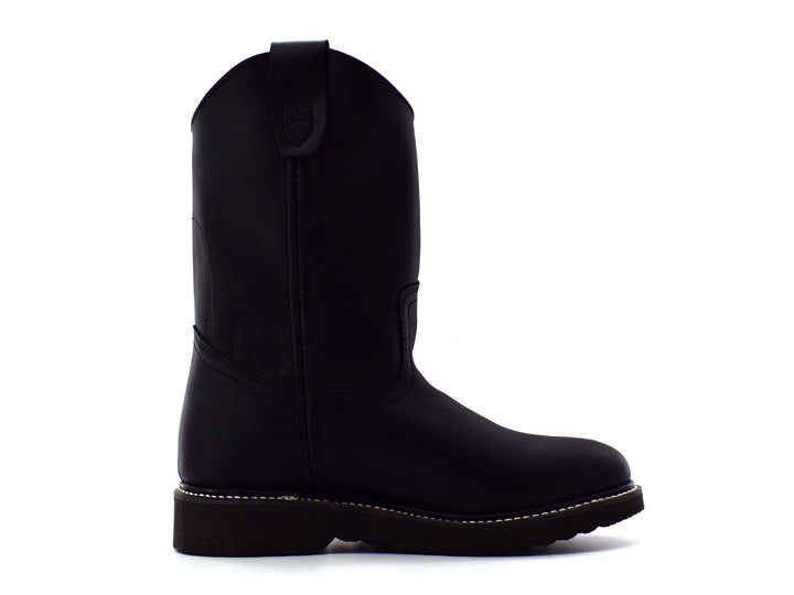 Bota de cuero color negro estilo western con acabado mate y suela gruesa sobre fondo blanco.