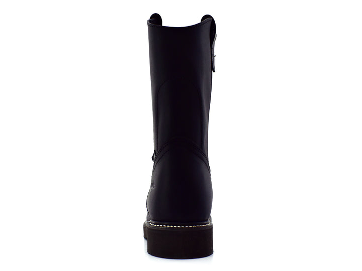 Bota de cuero color negro estilo western con acabado mate y suela gruesa sobre fondo blanco.