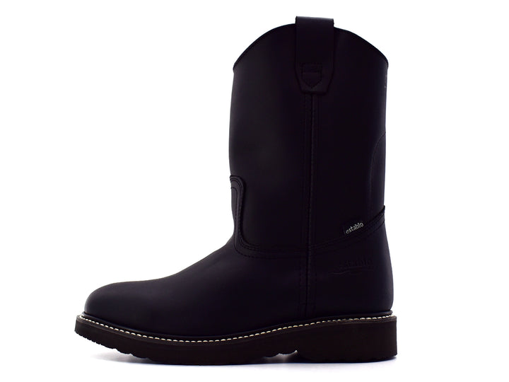 Bota de cuero color negro estilo western con acabado mate y suela gruesa sobre fondo blanco.