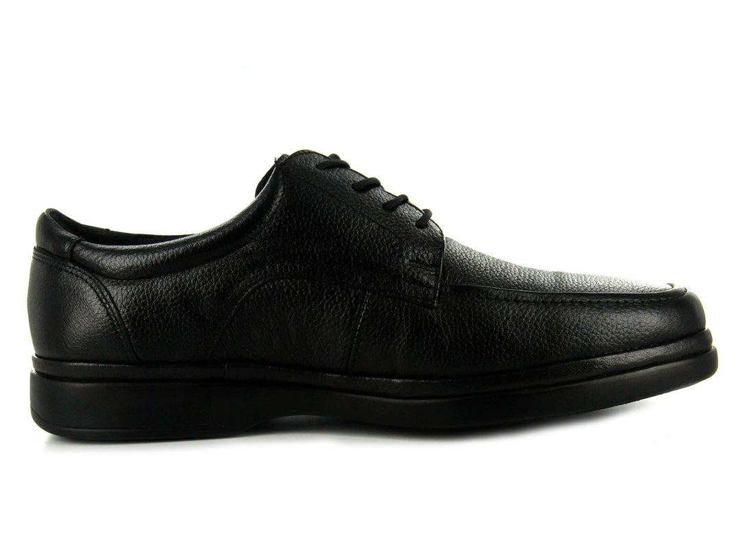 Zapato casual de cuero negro con agujetas y suela cómoda para hombre.