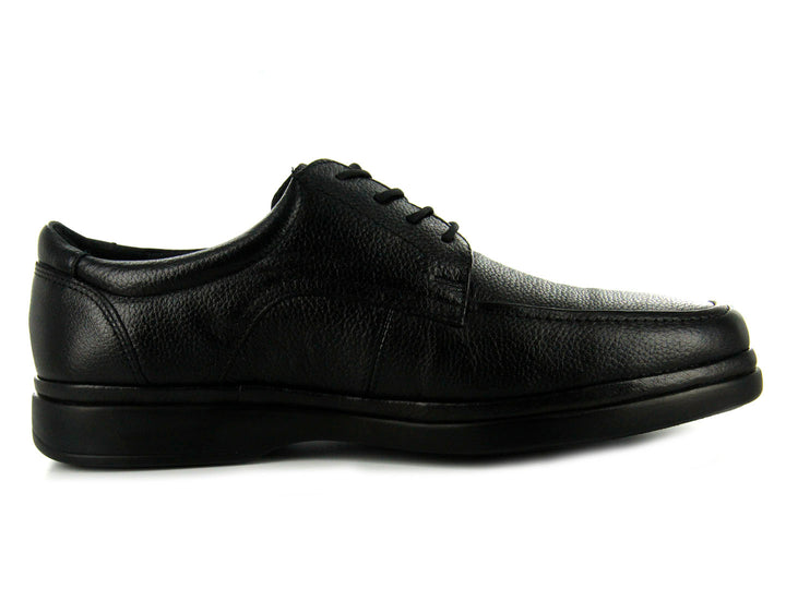 Zapato casual de cuero negro con agujetas y suela cómoda para hombre.