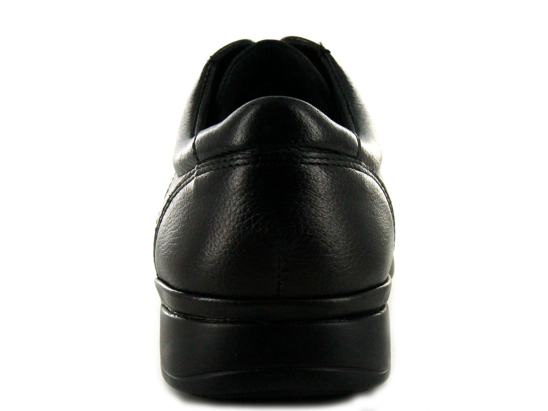 Zapato casual de cuero negro con agujetas y suela cómoda para hombre.