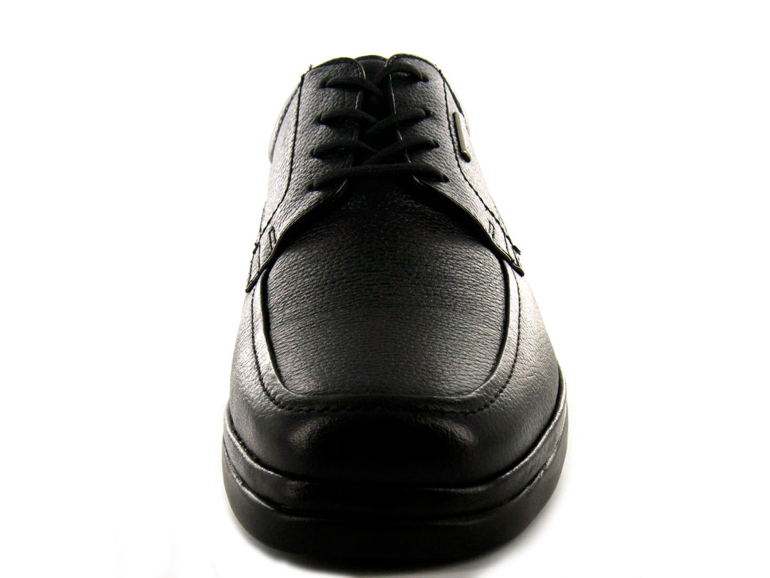 Zapato casual de cuero negro con agujetas y suela cómoda para hombre.