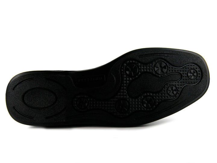 Zapato casual de cuero negro con agujetas y suela cómoda para hombre.