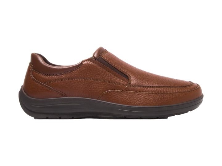 Zapato casual Flexi color tan de cuero con suela negra y diseño sin cordones para hombre.