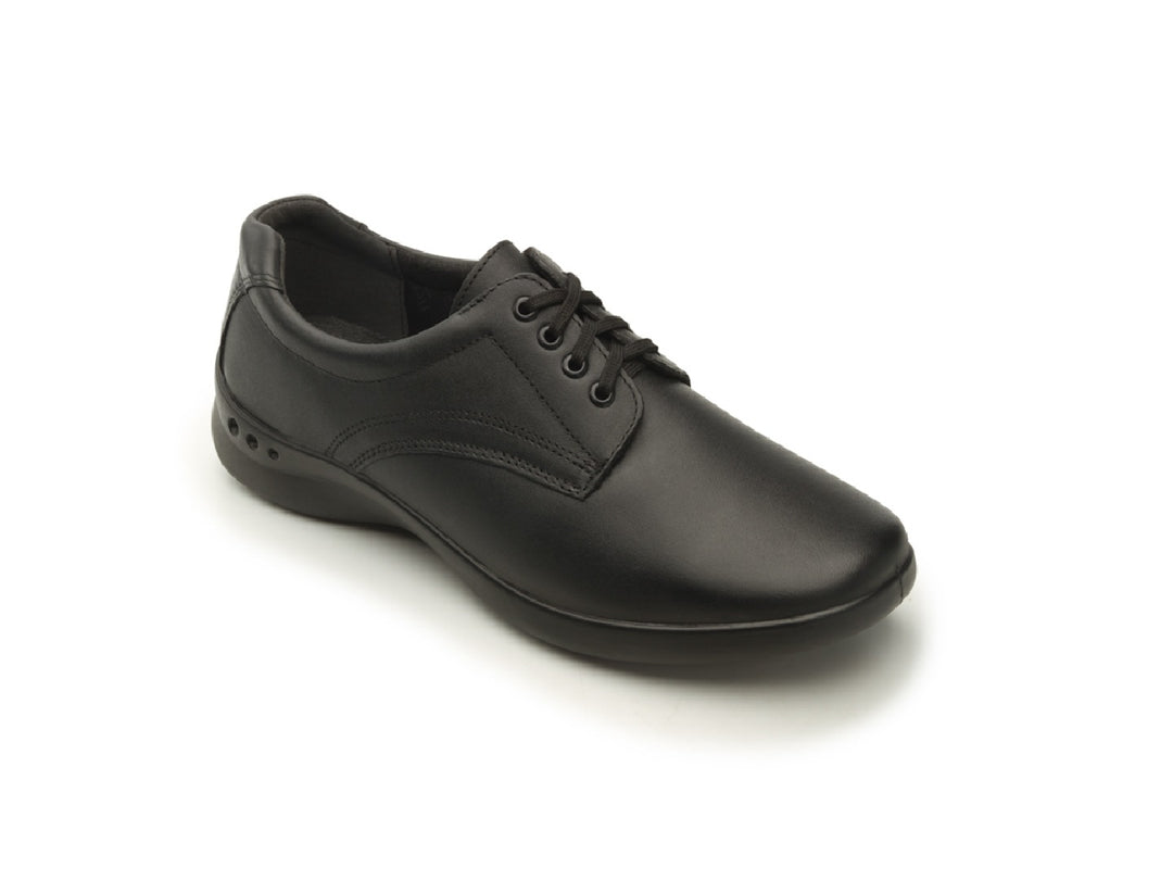 Zapato plano de cuero color negro con cordones para mujer.