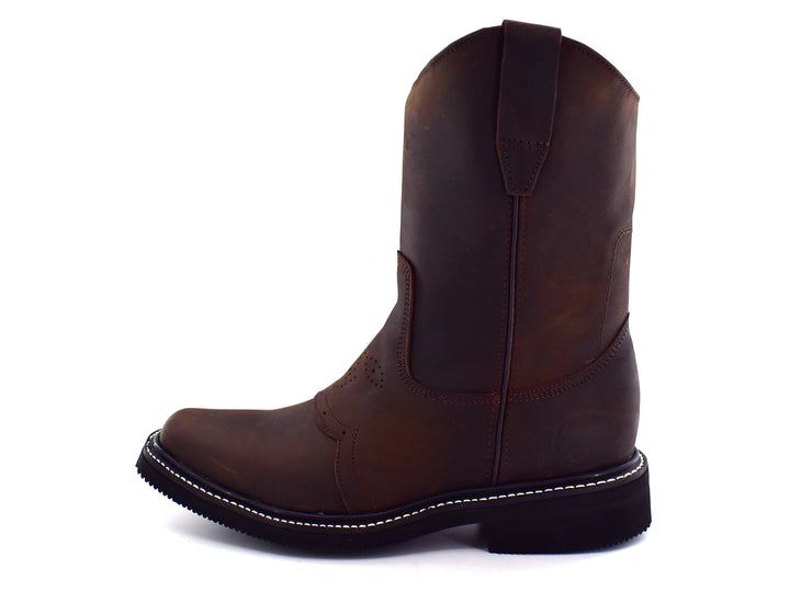 Bota de cuero color café oscuro estilo vaquero con suela negra y costuras blancas contrastantes.