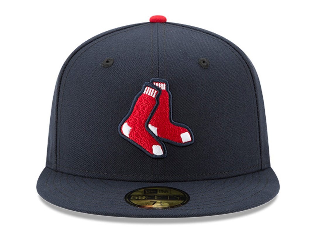 Gorra de béisbol New Era color obsidian con logo de calcetines rojos bordado al frente y visera plana.