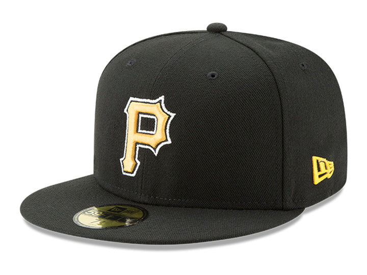 Gorra de béisbol New Era color negro con visera plana y logotipo bordado en amarillo.