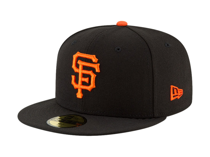 Gorra de béisbol New Era color negro con logotipo naranja de San Francisco Giants y visera plana.