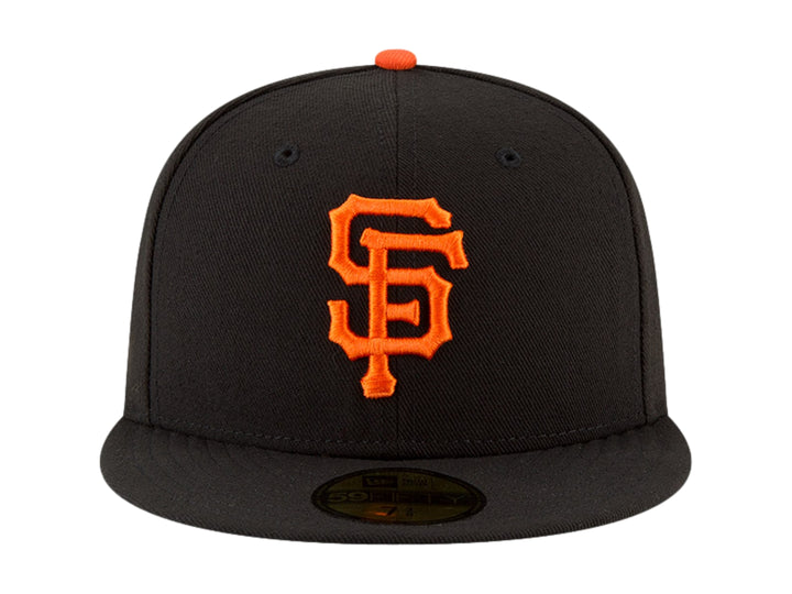 Gorra de béisbol New Era color negro con logotipo naranja de San Francisco Giants y visera plana.