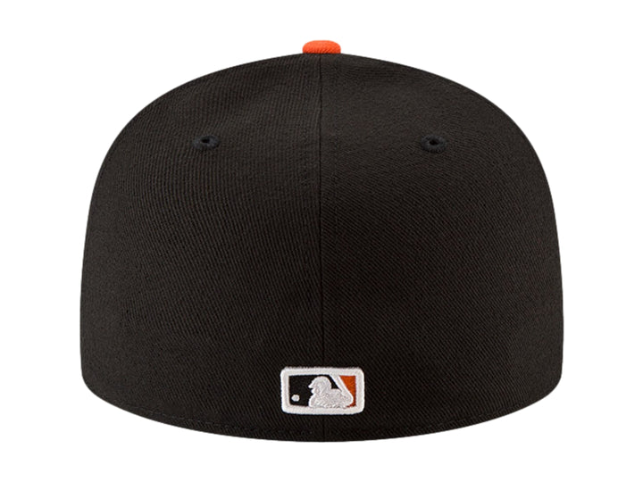 Gorra de béisbol New Era color negro con logotipo naranja de San Francisco Giants y visera plana.