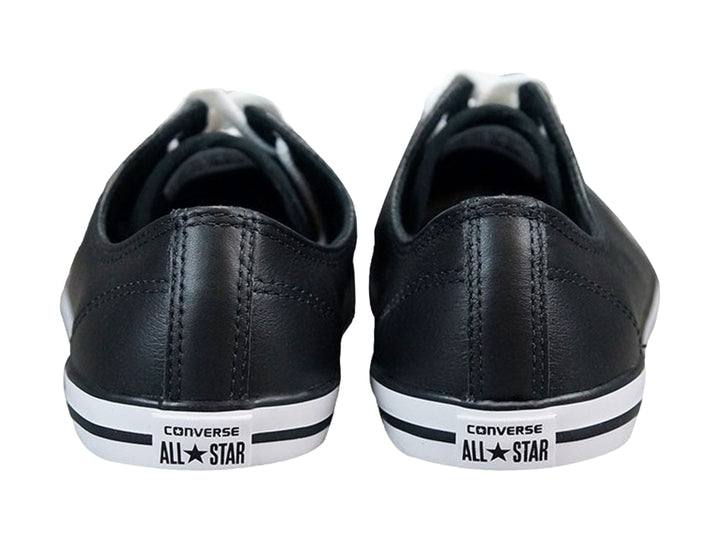 Tenis Converse modelo Dainty Ox en color negro con cordones y suela blanca, diseño casual de corte bajo.