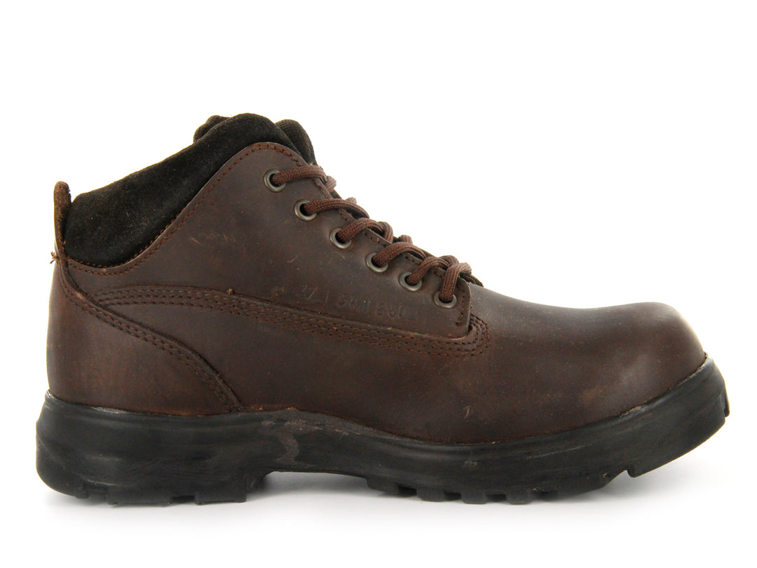 Botas de trabajo WORK POWER color chocolate con suela negra y cordones.