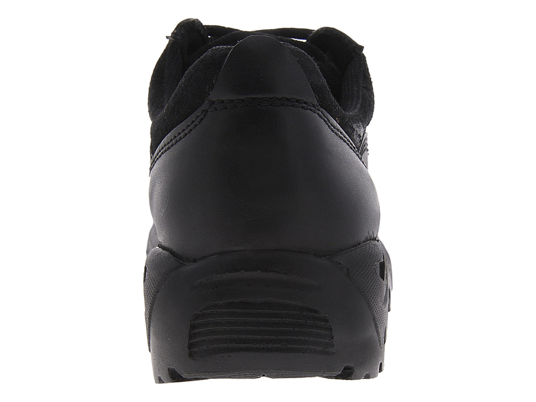 Zapato de trabajo negro de la marca Work Power con cordones y suela resistente.