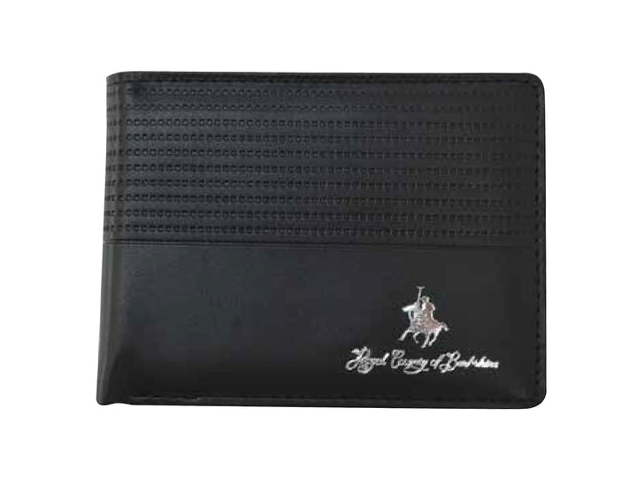Cartera negra de cuero con parte superior texturizada y logo plateado en la parte inferior.