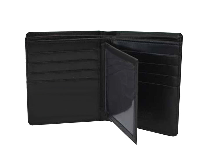 Cartera negra de cuero con parte superior texturizada y logo plateado en la parte inferior.