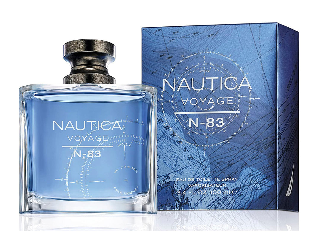 Botella de perfume Nautica Voyage N-83 en color azul junto a su caja rectangular azul.