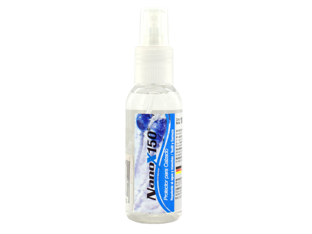 Botella de spray blanca de repelente textil NanoX150 de 100ml con etiqueta en tonos azules y blancos.