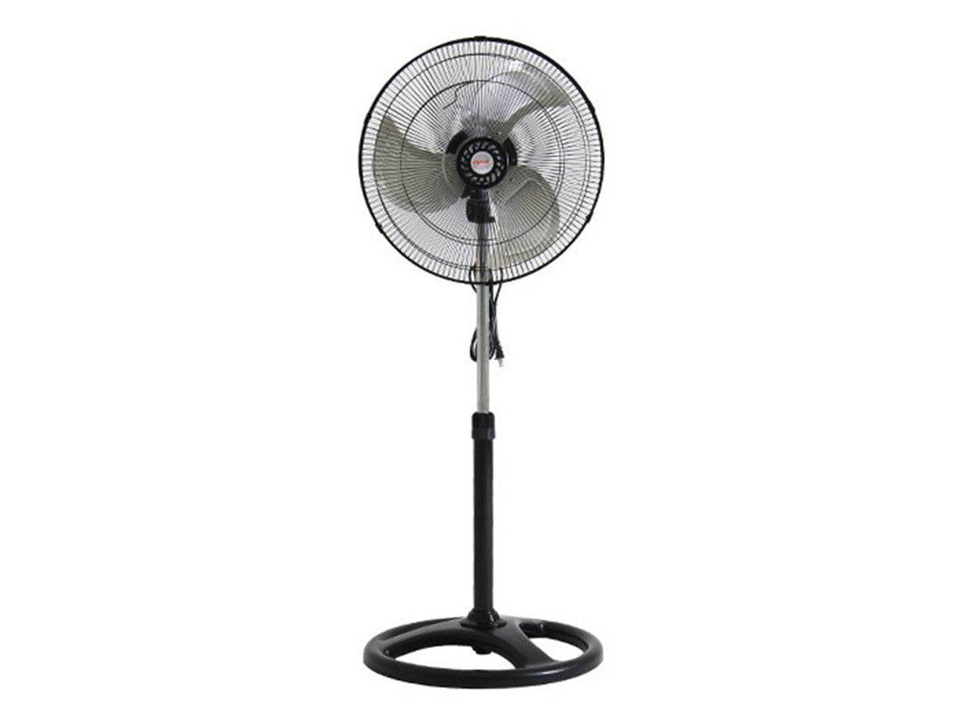 Ventilador de pedestal color negro con rejilla protectora y base circular.