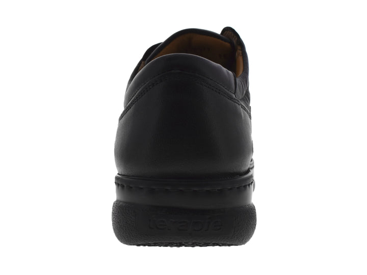 Par de zapatos negros de cuero con cordones, estilo clásico y formal.