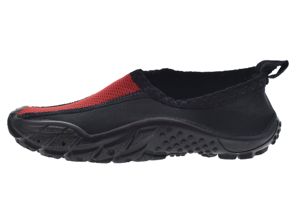Zapatos acuáticos Luva Aquashoes color negro con detalle en rojo y suela antideslizante.