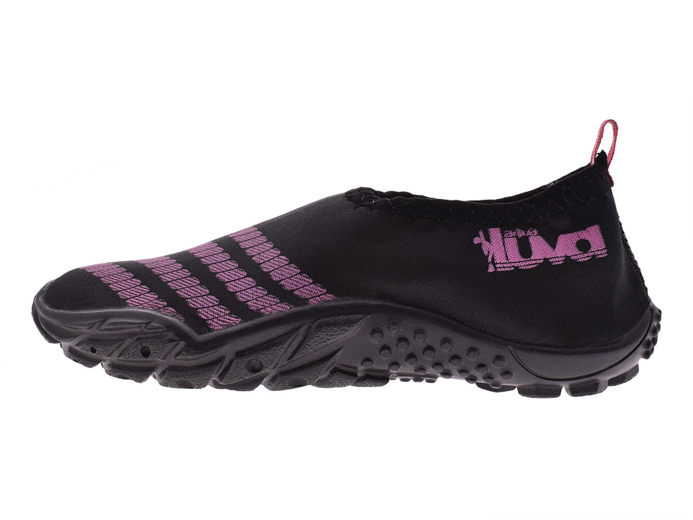 Zapatos acuáticos Luva para niña en color negro con rayas fucsia.