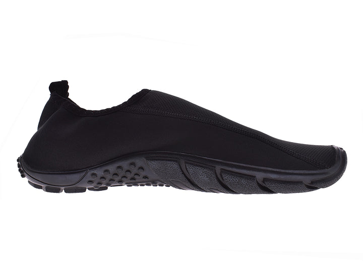 Par de zapatos acuáticos Luva Aquashoes color negro para hombre.