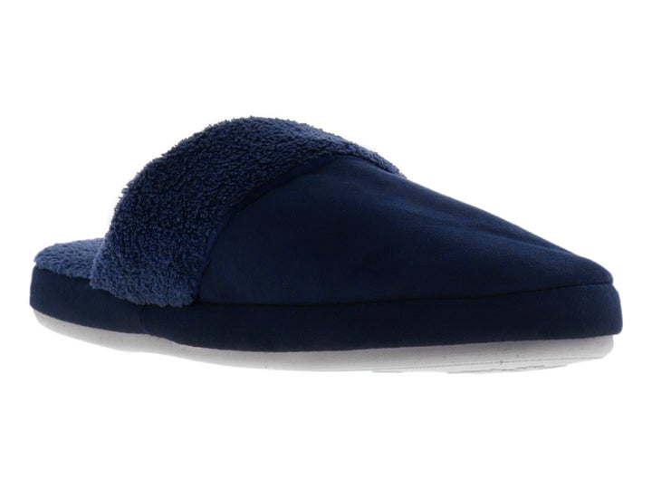 Pantufla color azul marino con parte superior de textura suave tipo borrego y diseño cerrado al frente.