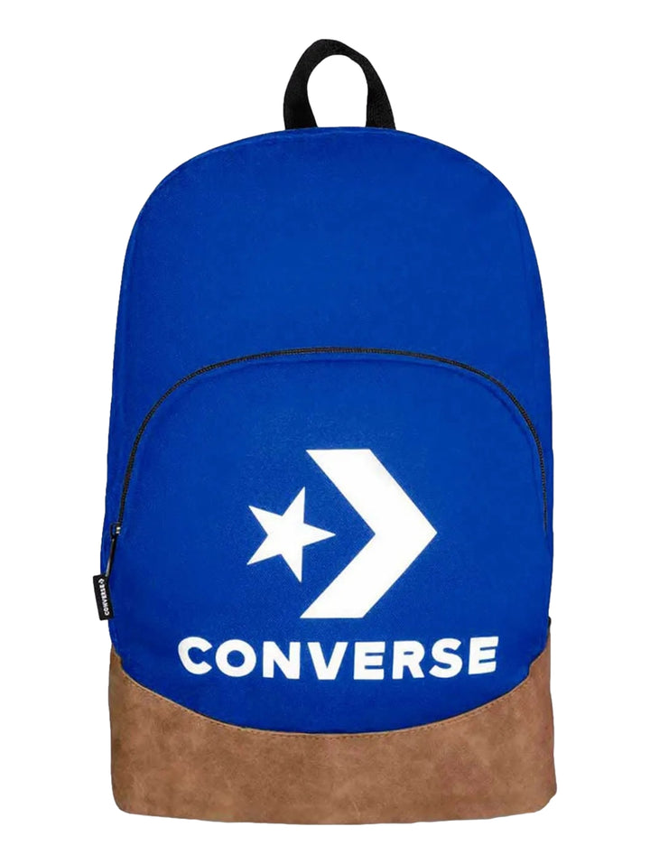 Mochila Converse color azul rey con base café y logotipo blanco frontal.