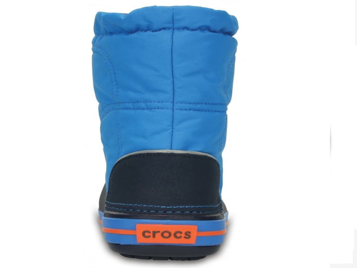 Botas de lluvia Crocs Crocband para niño en color azul océano y azul marino con detalles en naranja.