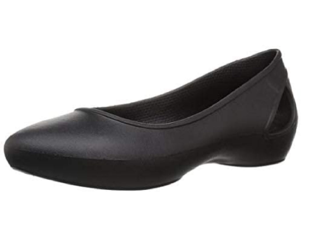Zapato plano Crocs Eve para mujer en color negro, acabado mate y material sintético.