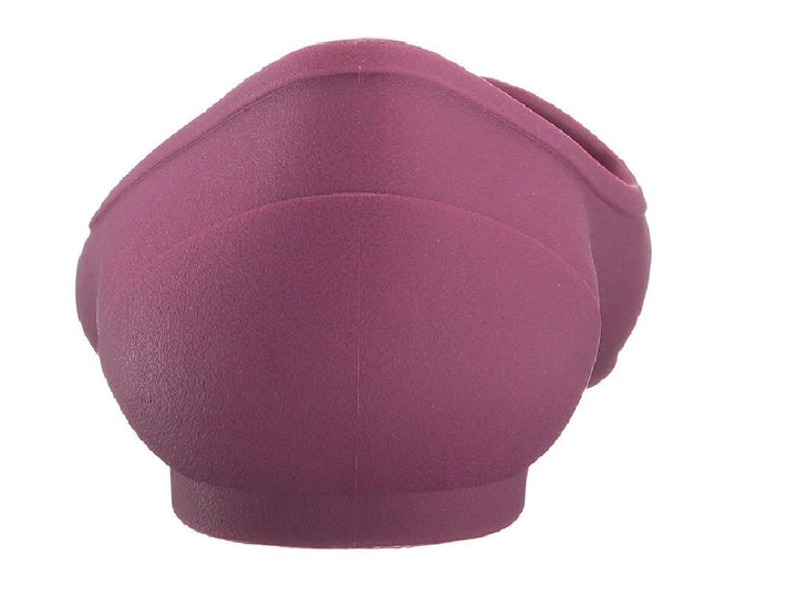 Zapato plano Crocs color plum para mujer con acabado mate.