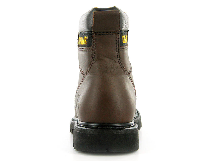 Botas de seguridad Caterpillar color marrón con suela negra y cordones.