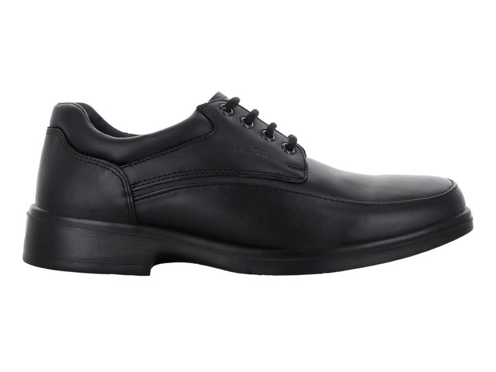 Zapato formal de color negro con agujetas y suela plana para hombre.