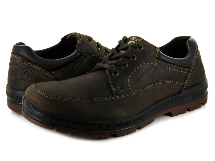 Zapatos Flexi Killian Country para hombre en color café oscuro con cordones y suela dentada.