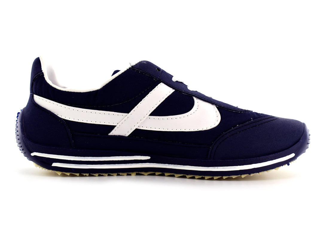 Tenis Panam Retro para hombre en color azul marino con franja y cordones blancos.