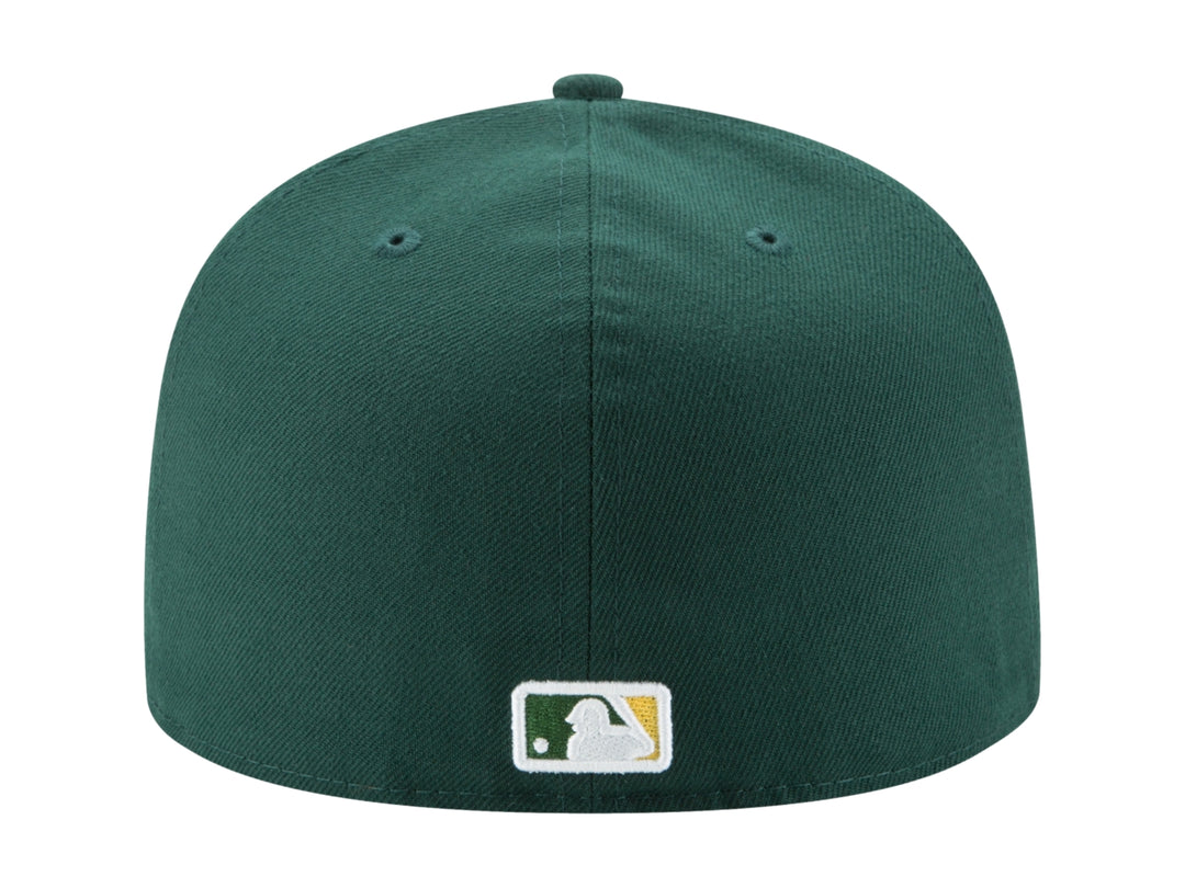 Gorra de béisbol New Era color verde con logotipo bordado en amarillo de los Oakland Athletics y visera plana.