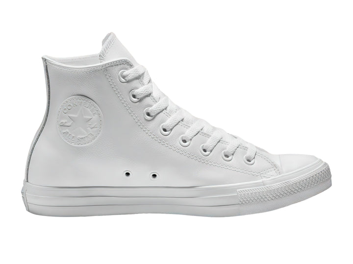 Tenis Converse Chuck Taylor All Star Hi en color blanco, estilo bota alta con agujetas y suela de goma.