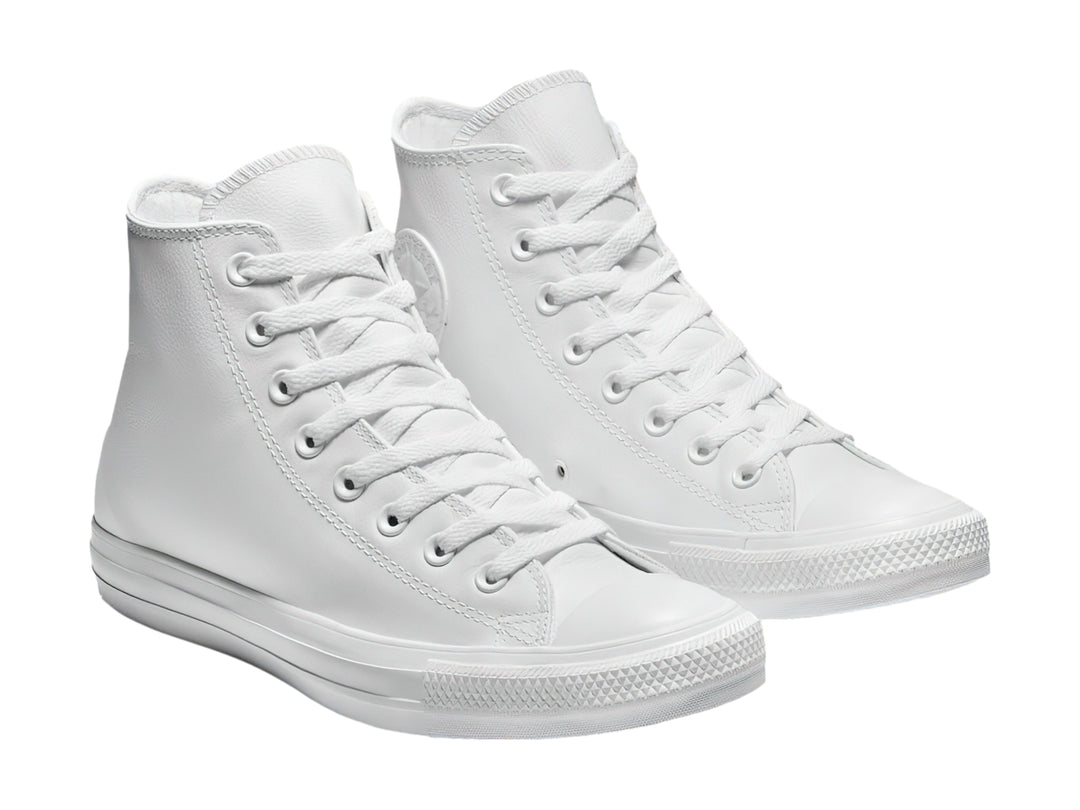 Tenis Converse Chuck Taylor All Star Hi en color blanco, estilo bota alta con agujetas y suela de goma.